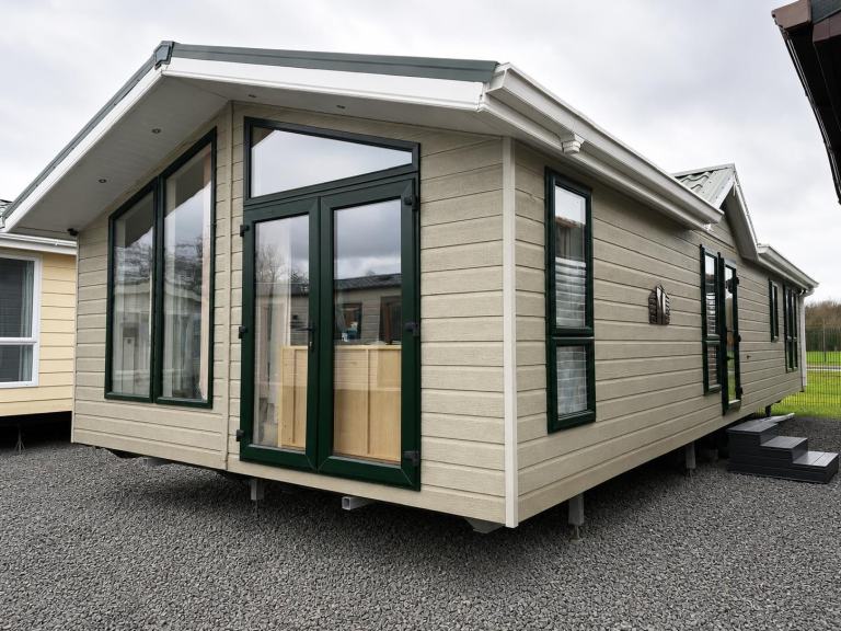 WILLERBY NEW HAMPSHIRE 40X16 • 2 BED LODGE • HIGH SPEC • £38,995