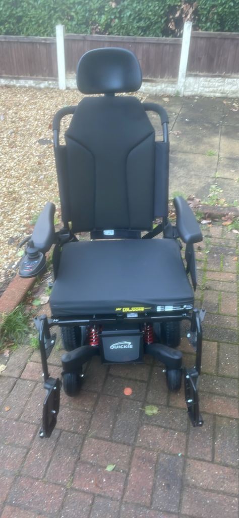 Quickie m300 mini electric wheelchair