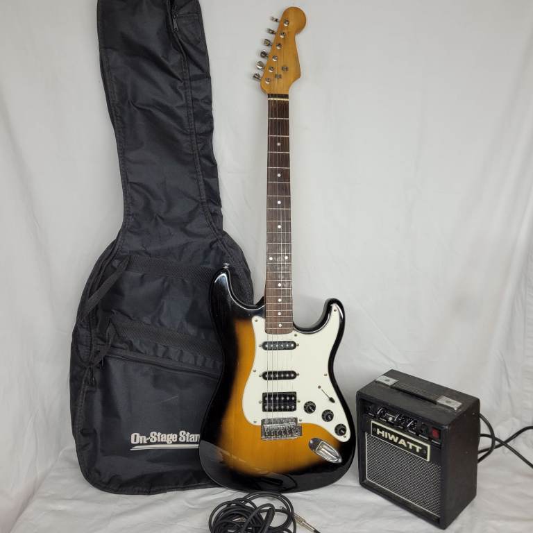 Electric Guitar, Gig Bag, Amplifier & Lead Starter Pack Suit Beginner