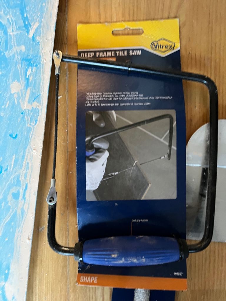 Assorted tiling / plastering tools