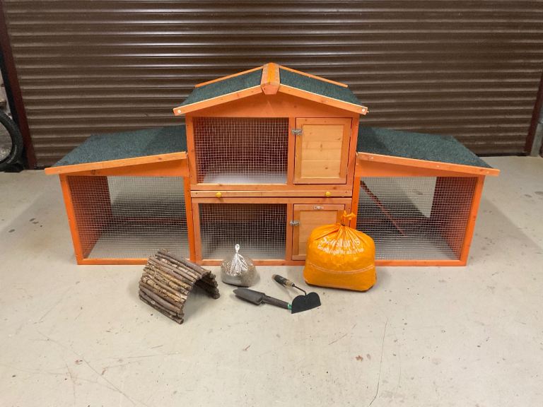 Rabbit and Guinea Pig Hutch with Run. Could Deliver. Excellent Condition. Several Extras Included 