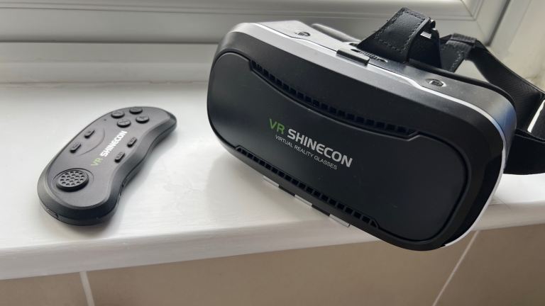 VR phone headset - Games / Videos