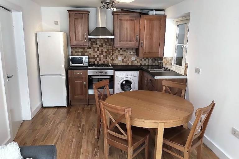 1 BEDROOM FLAT WEST HENDON BROADWAY NW9