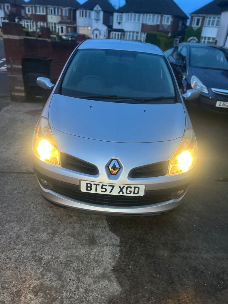 Renault Clio (2007) – Silver, Manual, Fair Condition