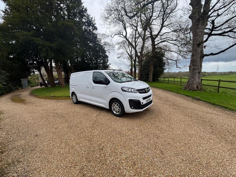 VAUXHALL VIVARO SPORTIVE 2022 PLATE 