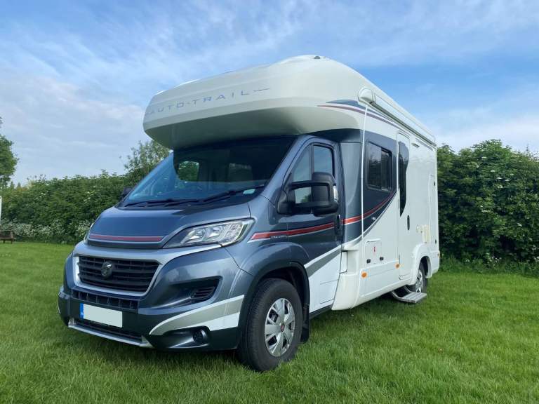 AUTO TRAIL TRACKER RS, 2016 2 Berth camper van motorhome  one previous owner