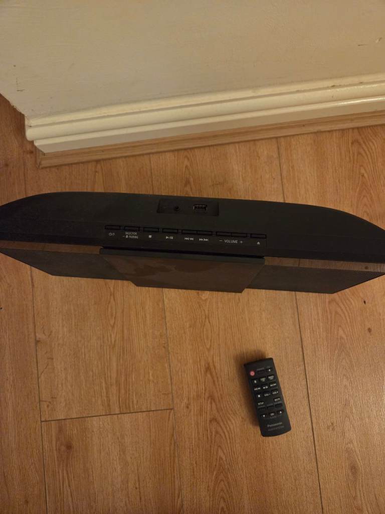 Panasonic SC-HC302 Stereo System with Remote – Good Condition