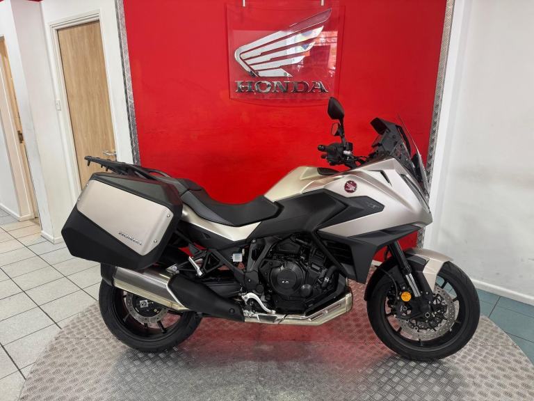 2026 '26' Honda NT1100