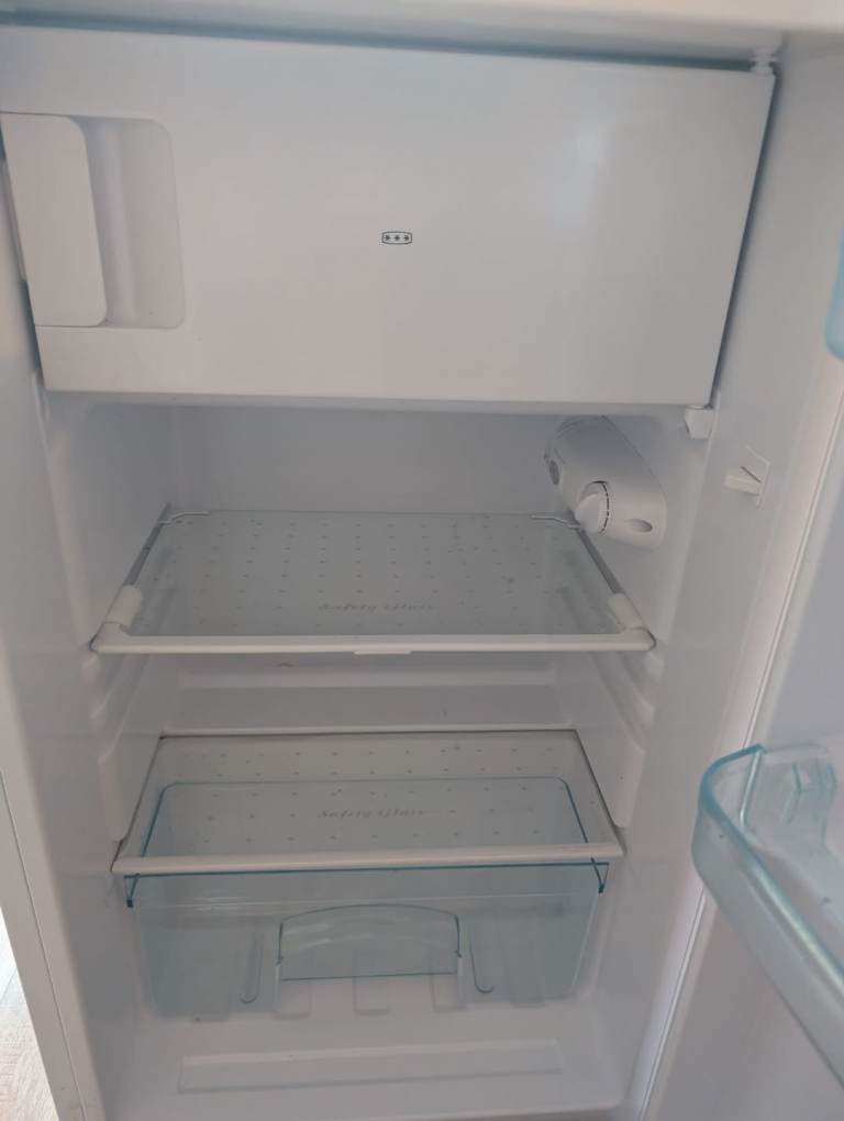 Under counter fridge 