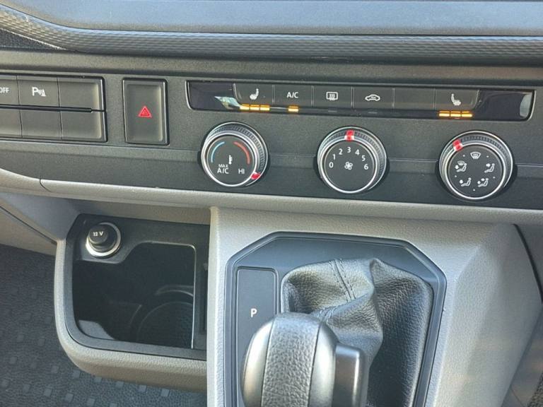 2020 20 VOLKSWAGEN TRANSPORTER 2.0 TDI T32 HIGHLINE KOMBI DOUBLE CAB 5DR DSG SWB