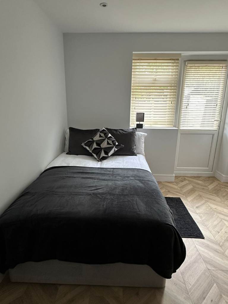 Beautiful Brand New Studios in Loughton - Available Immediately - NO DEPOSIT REQUIRED