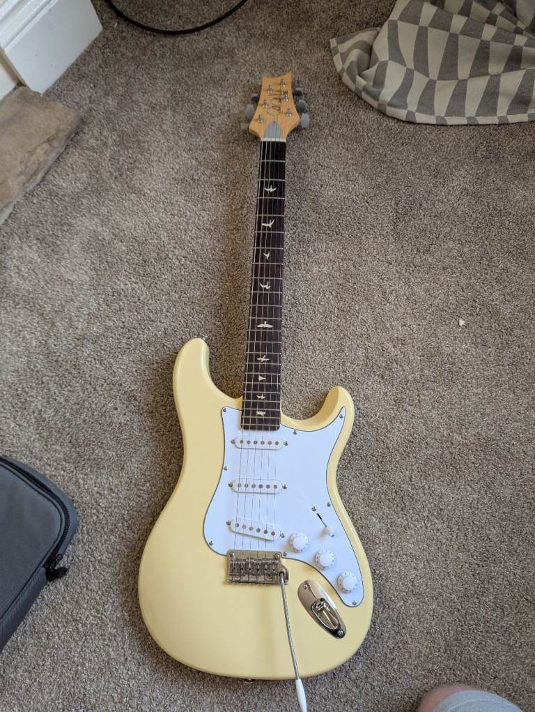 PRS Silver Sky SE in Moon White