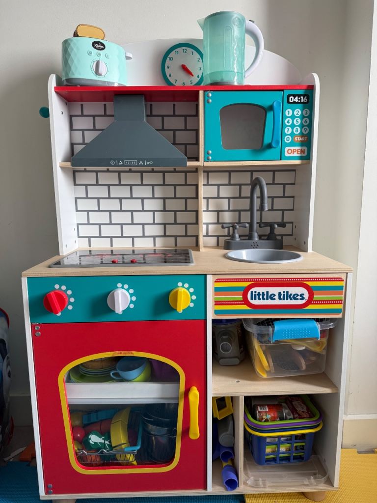 Little Tikes Wooden Play Kitchen & accessories – Great Condition