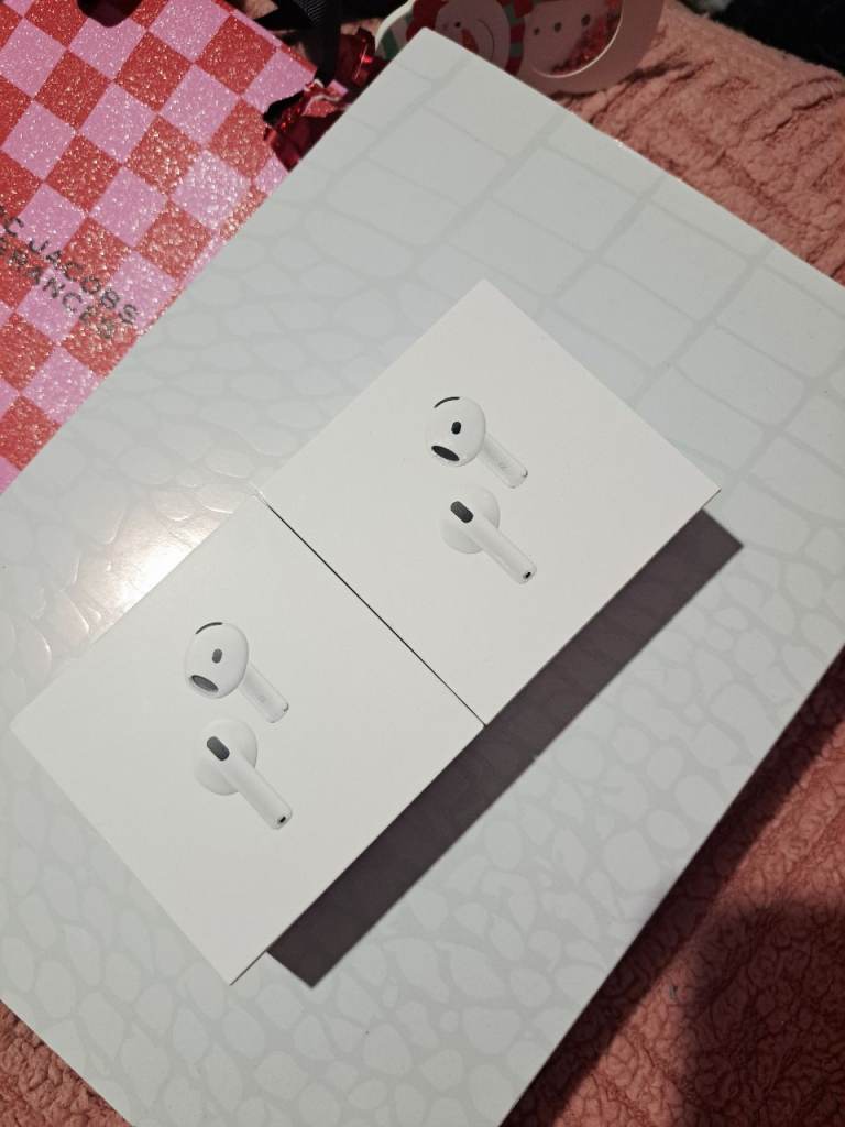 Air pods4 (box only) 