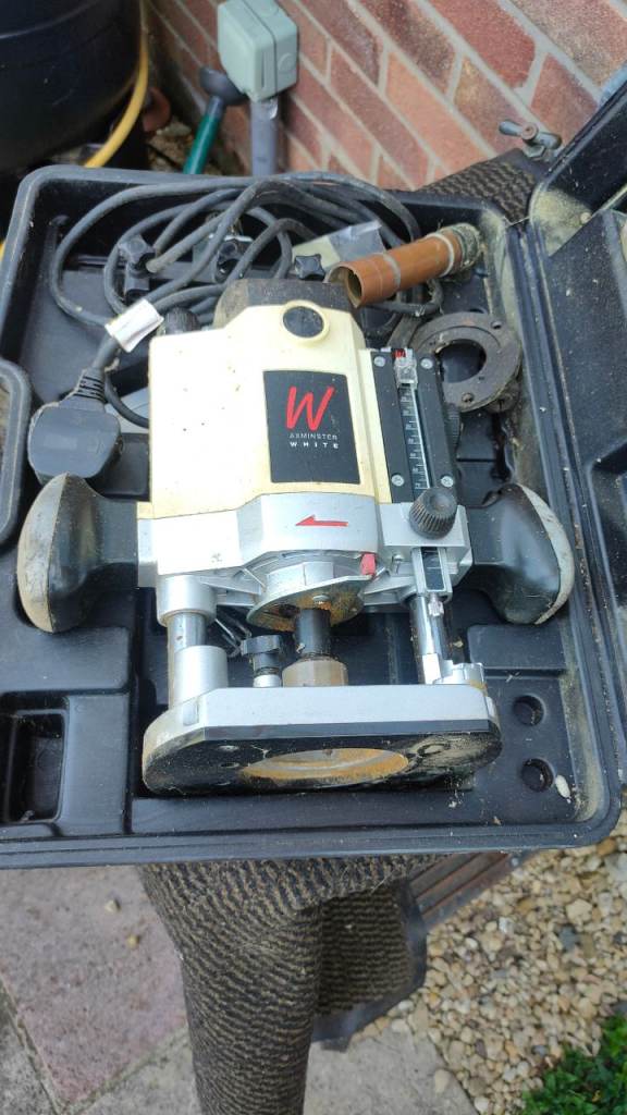 Axminster white AW127R router in original case