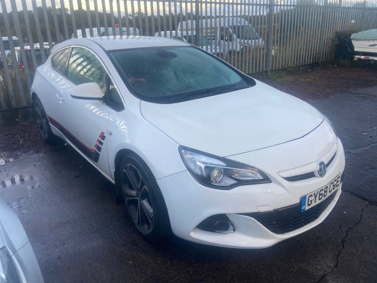Astra Gtc 14 turbo 68 reg limited edition car n repair 31k miles spare or repair 
