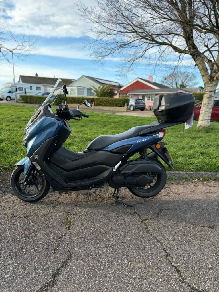 Yamaha n-max 125 motorbike blue 