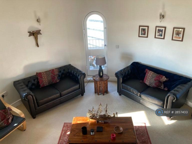 1 bedroom in Alexandra House, Leicester, LE1 (#2857403)