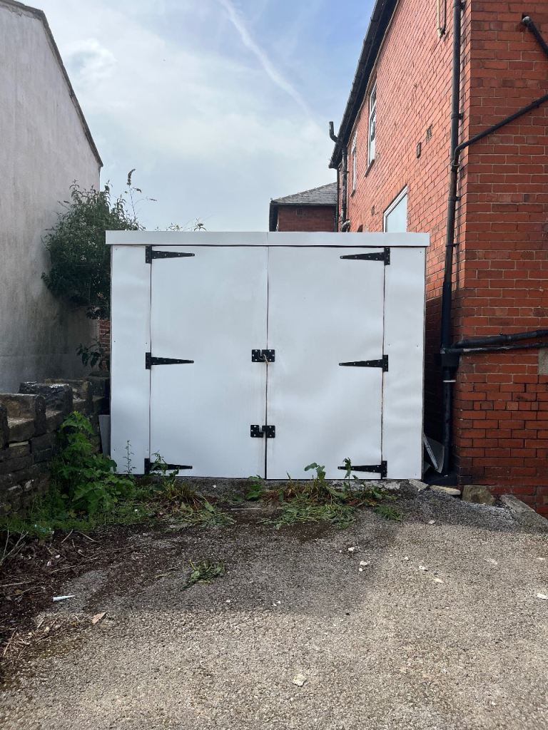 Garage for rent 