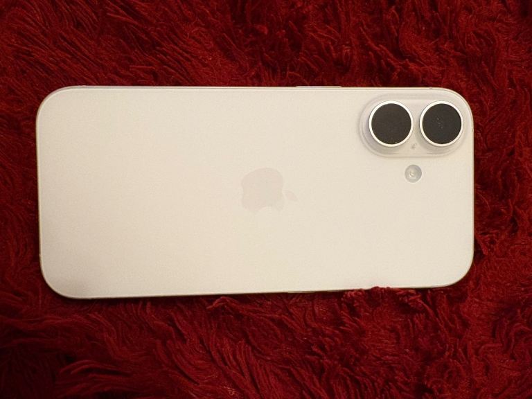 iPhone 16 128GB White Unlocked 