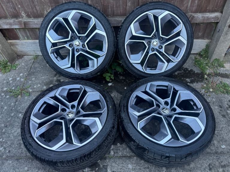 Genuine Skoda Octavia VRS 19” Altair Alloy Wheels Diamond Cut Set of 4 With Tyres