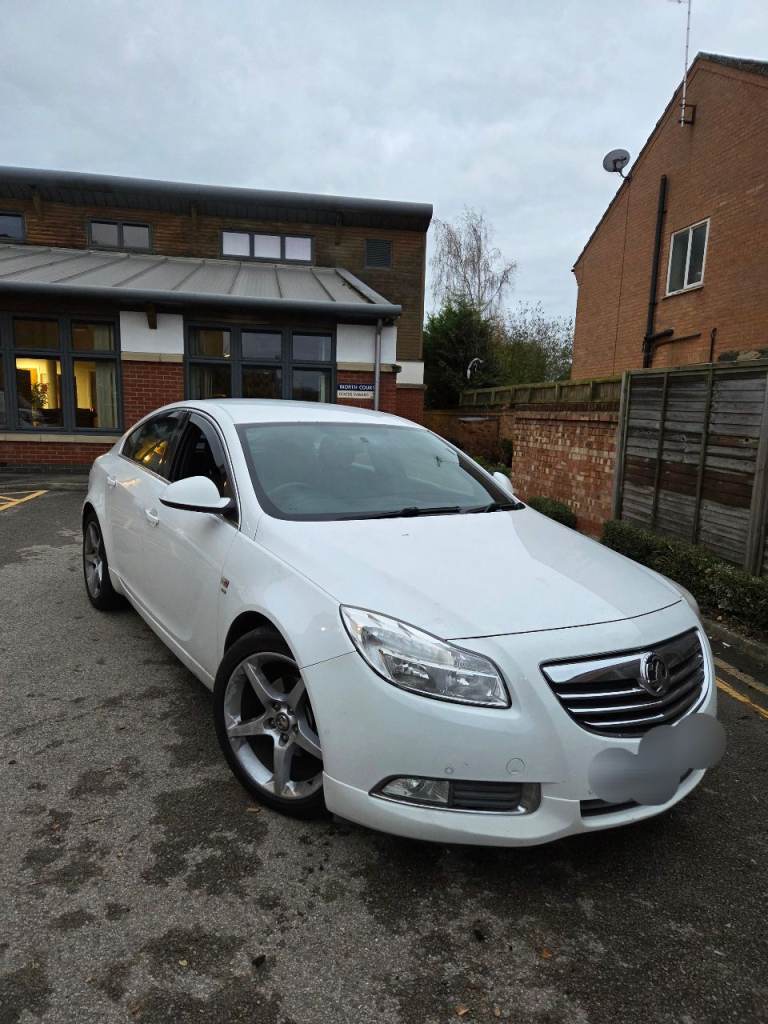 Vauxhall, INSIGNIA, Hatchback, 2011, Manual, 1956 (cc), 5 doors