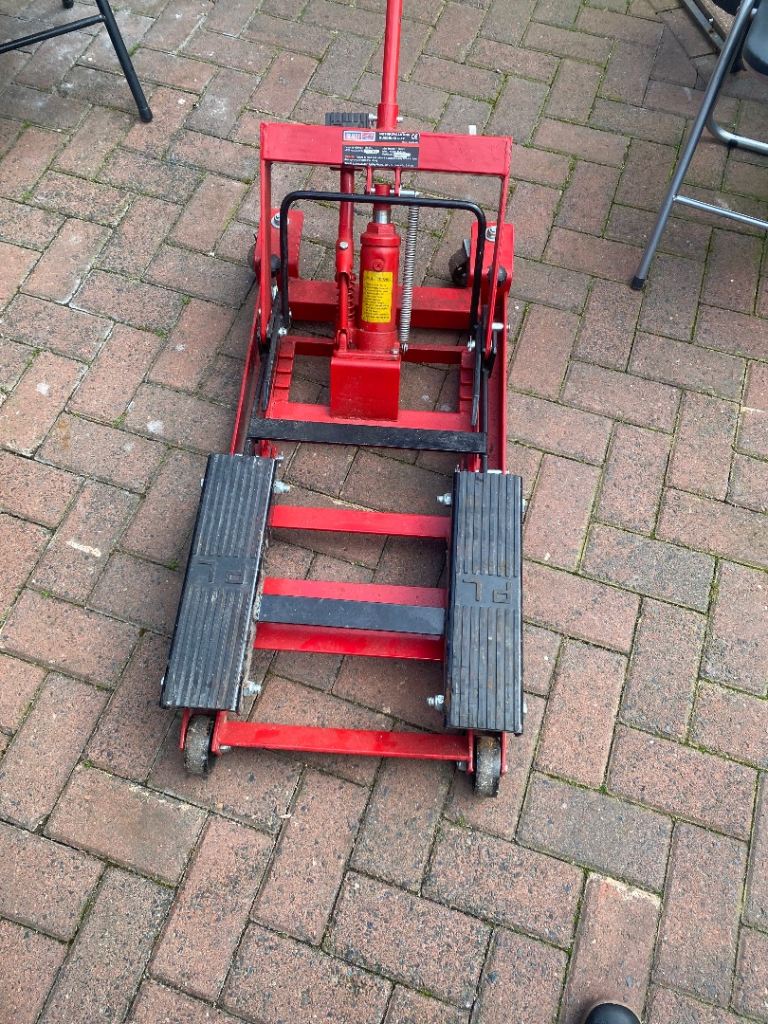 Sealed motorcycle and quad lift 