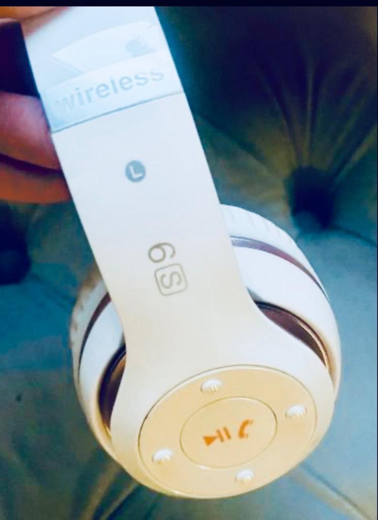 Bluetooth Wireless Headphones – White and Rose Gold, Good Condition