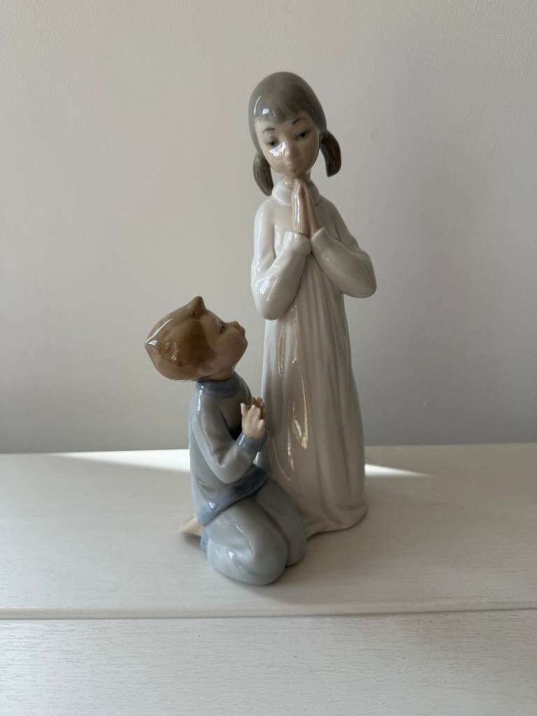 Lovely Lladro Prayer Figurine – Boy and Girl