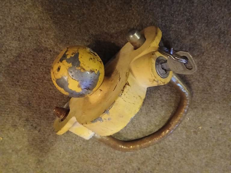 Hitch Lock for Trailer Or Caravan Heavy Duty 2 Keys Anti Theft