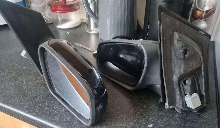 2x heated and electric mirrors (fords)