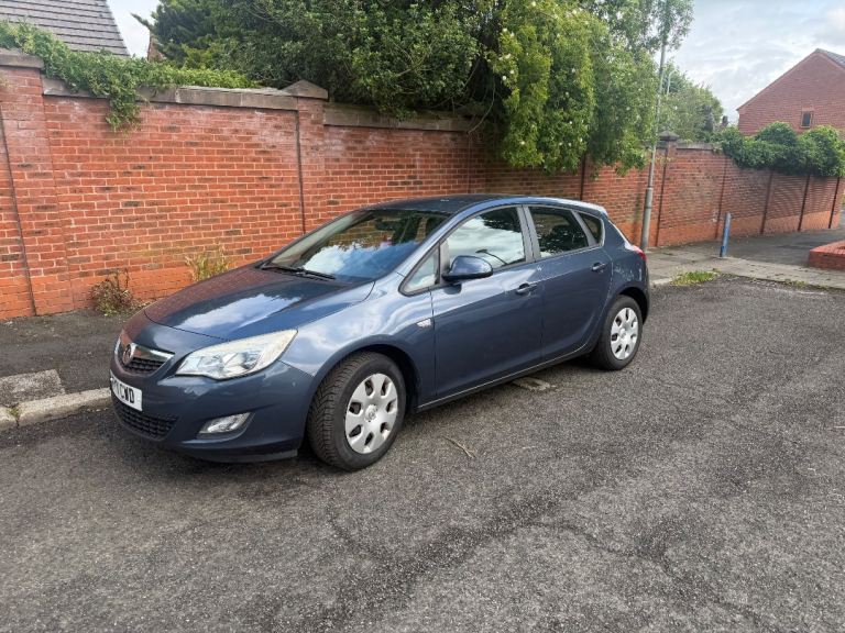 Vauxhall, ASTRA, Hatchback, 2011, Manual, 1598 (cc), 5 doors