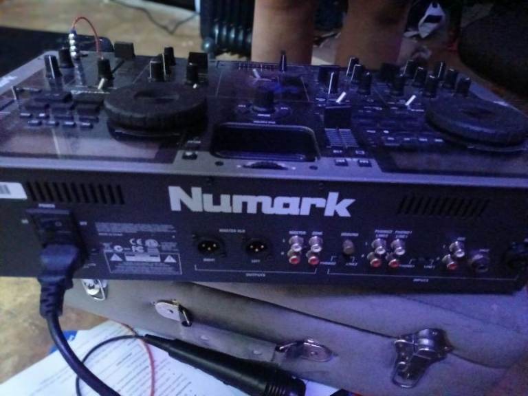Used - VgC - NUMARK iCDMixer iPOD MP3 💿 CD player DJ standalone - Starter 🎶🎵 ⏹️ 🪕 