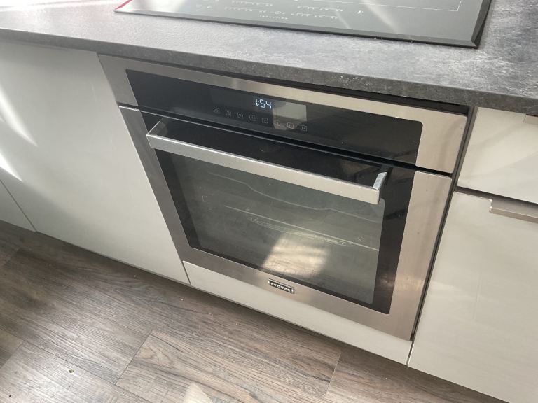 Stove’s electric oven