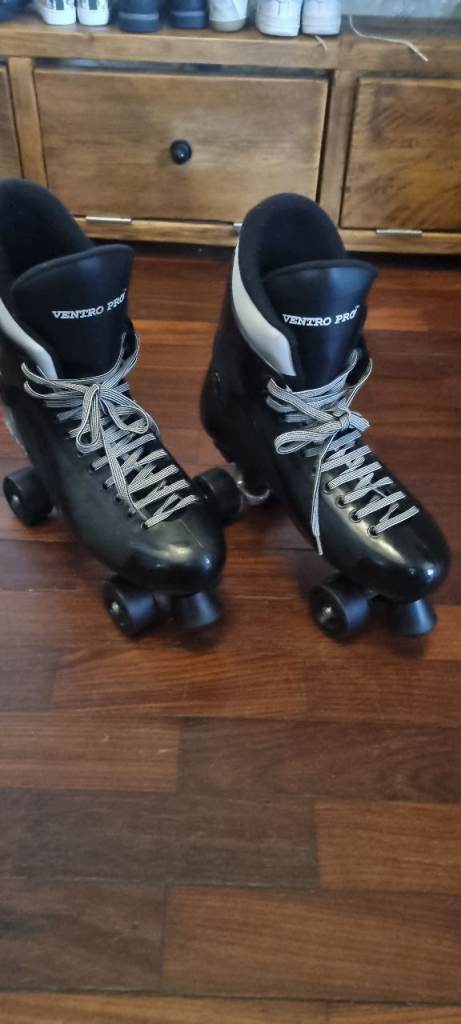 Ventro Pro Turbo Roller Skates – Black, Good Condition