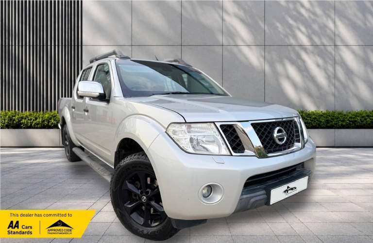 2015 Nissan Navara Double Cab Pick Up Tekna 2.5dCi 190 4WD PICK UP Diesel Manual