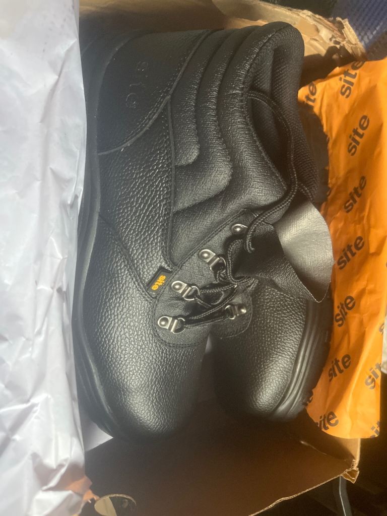 Safety boots size 11