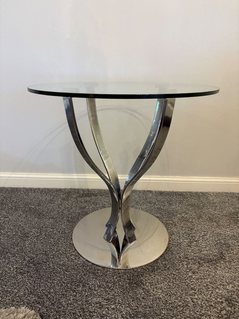 Side glass round table 