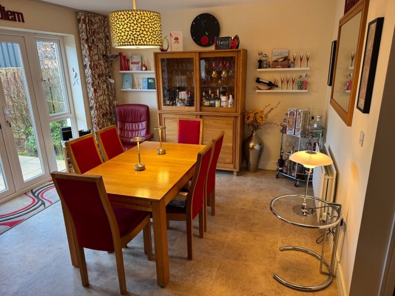 Ercol Roma Oak Extending Dining Table & 6 Chairs