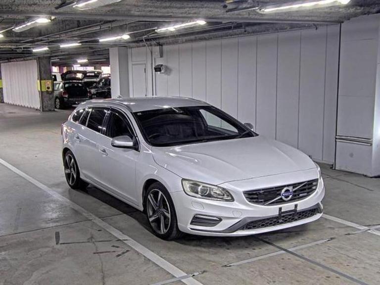 VOLVO V60 2.0 T4 R-Design Lux Nav Auto Euro 6 (s/s) 5dr 2025