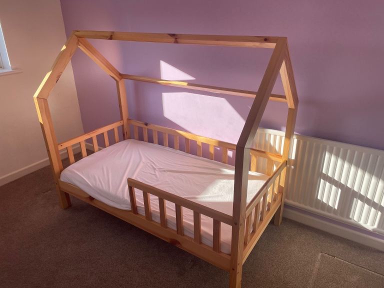 Children’s house cot bed 