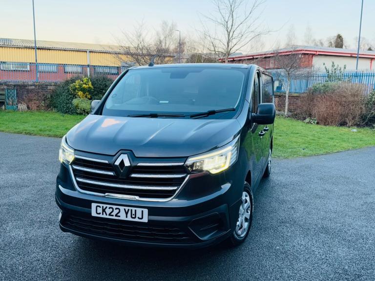 RENAULT TRAFIC BUSINESS EDITION SATNAV AIR CON ONLY 30K MILES