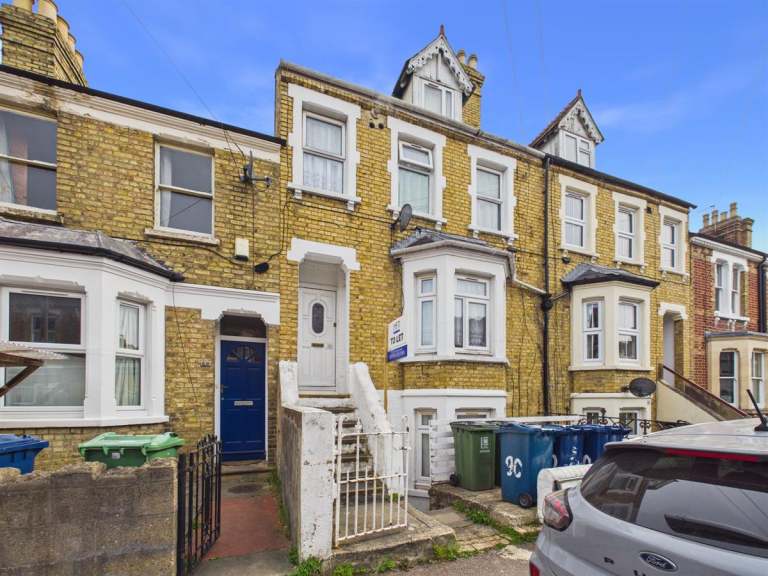 2 bedroom flat in Flat 4, St. Marys Road, Oxford