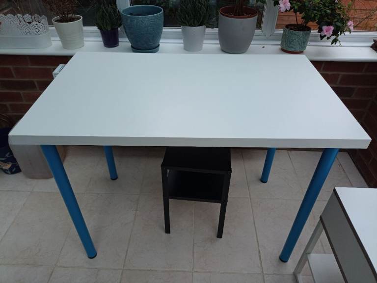 Desk, 100x60cm, very good condition, solid and stable