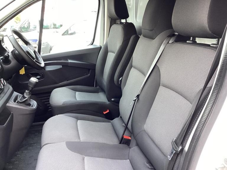 2022 Renault Trafic dCi Blue LL30 Business+ LWB L/R A/C Euro 6 LWB Panel Van Diesel Manual