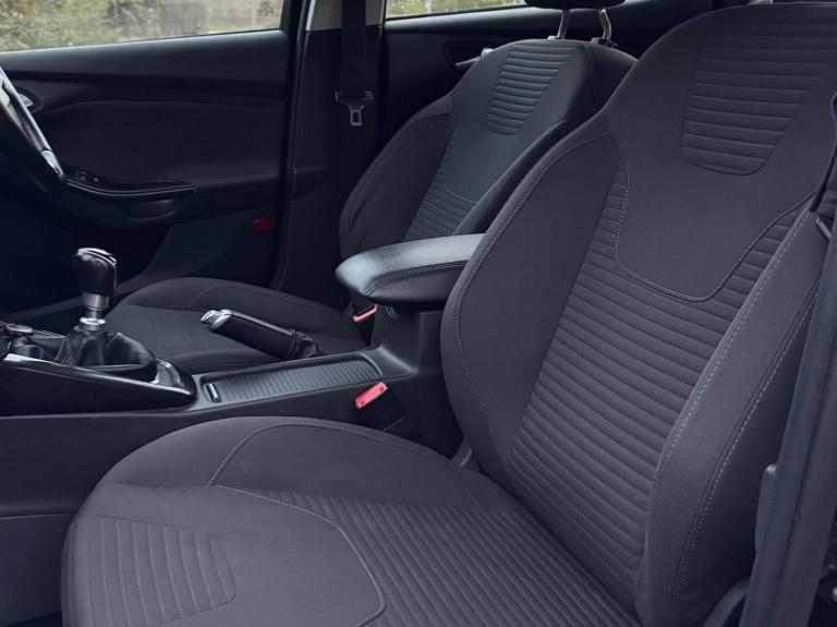 2015 Ford Focus 1.0T EcoBoost Titanium Euro 6 (s/s) 5dr HATCHBACK Petrol Manual