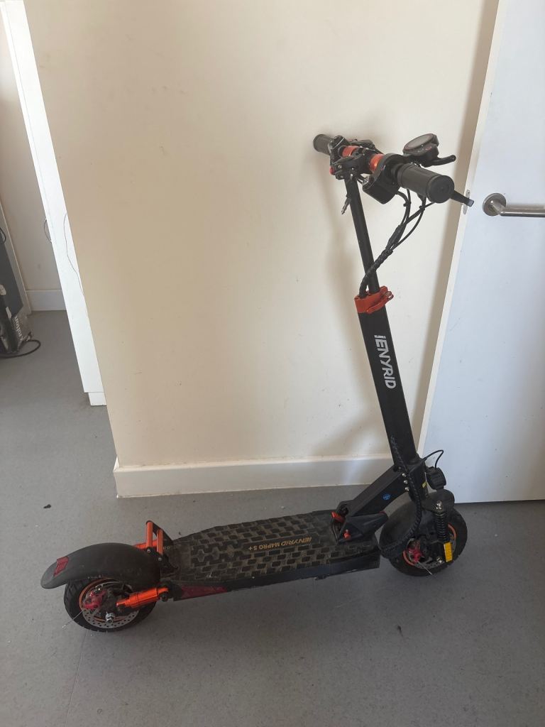 Ienyrid Electric Scooter – Black, Good Condition