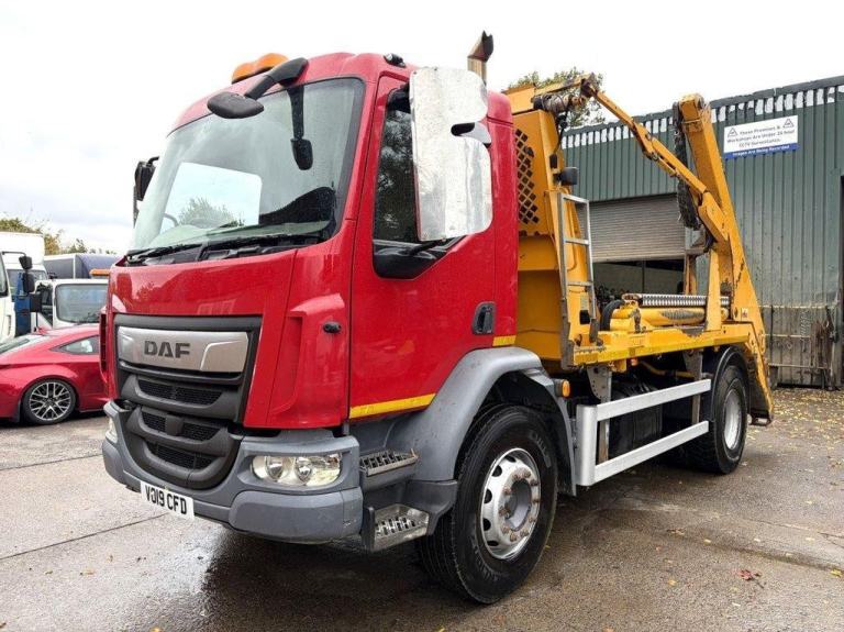 2019 DAF LF-230 SKIP LOADER