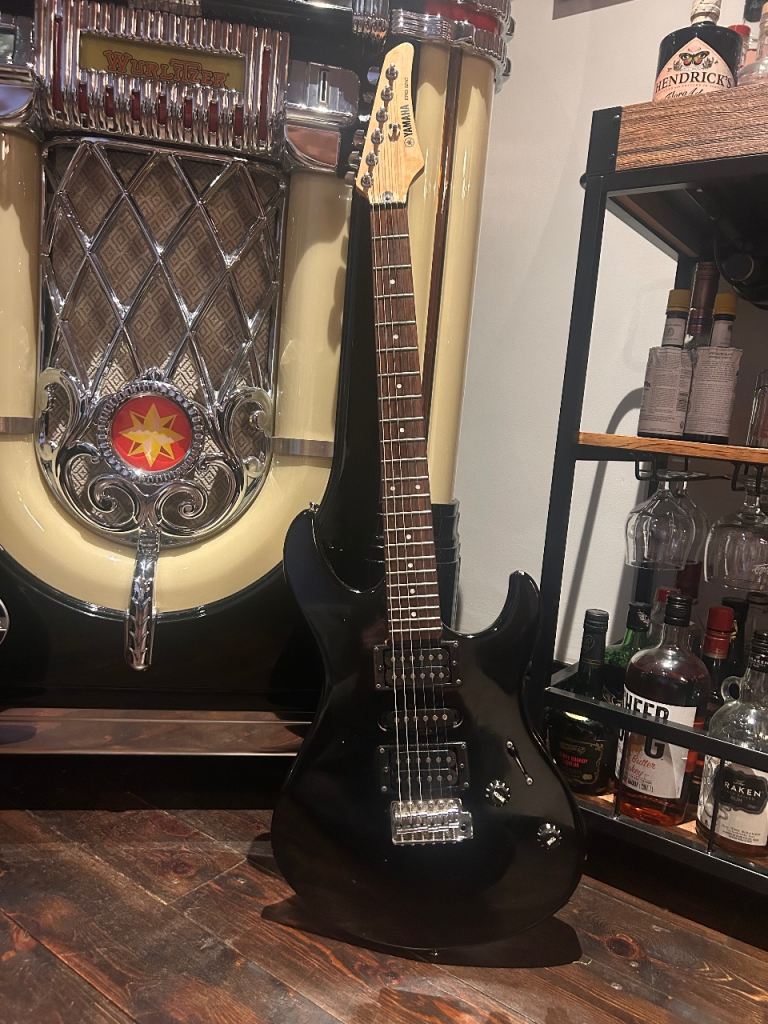 Guitar and bass offers only nothin silly