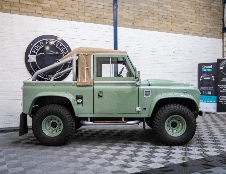 1990 Land Rover Defender 90 2.5 TD5 Pickup 2dr Diesel Manual (120 bhp) Diesel